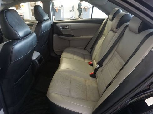 Used 2016 Toyota Camry SE FWD image 16