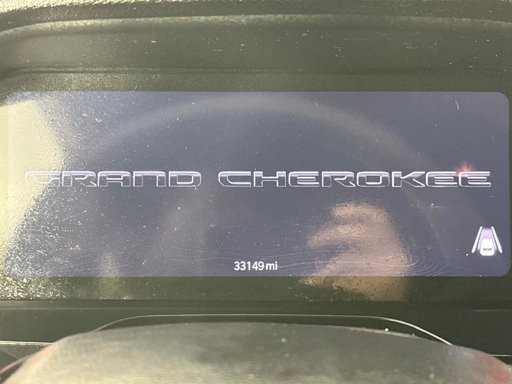 Used 2025 Jeep Grand Cherokee Altitude AWD/4WD image 15