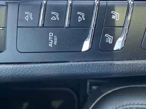 Used 2018 Porsche Macan S w/ Premium Package Plus AWD/4WD image 34