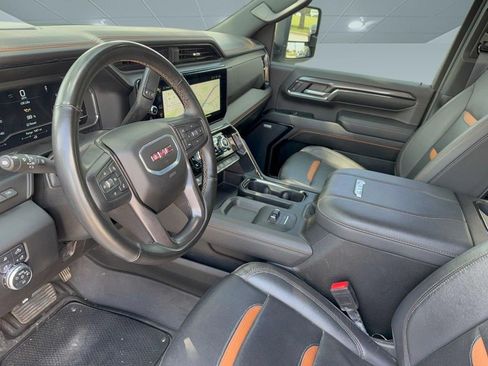 Used 2024 GMC Sierra 2500 AT4 w/ AT4 Premium Plus Package AWD/4WD image 4