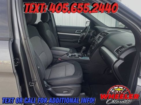 Used 2017 Ford Explorer XLT image 13