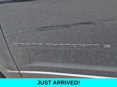Used 2026 Jeep Grand Cherokee Altitude AWD/4WD image 29