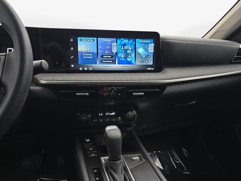Used 2026 Nissan Kicks SV FWD image 17
