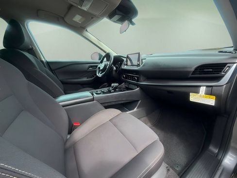 Used 2024 Nissan Rogue S AWD/4WD image 18