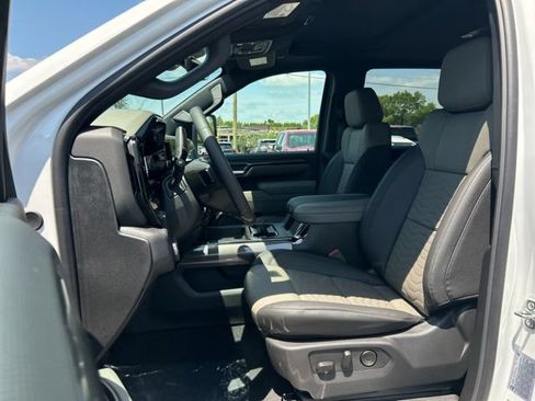 New 2026 Chevrolet Silverado 2500 ZR2 w/ LPO, Dark Essentials Package AWD/4WD image 30