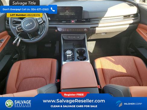 Used 2025 Kia Carnival EX image 11