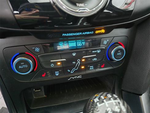 Used 2017 Ford Focus ST w/ Equipment Group 402A image 28