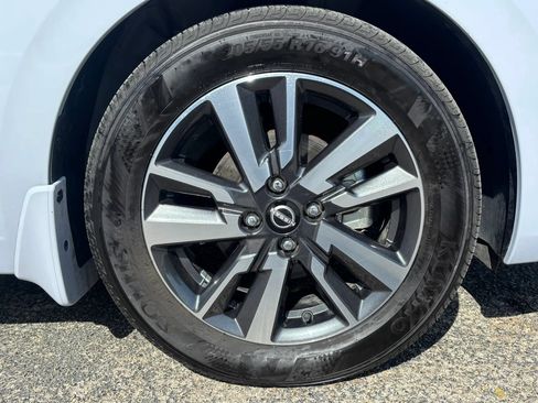 Used 2025 Nissan Versa SV w/ Trunk Package FWD image 51