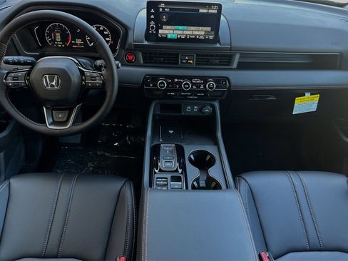 New 2025 Honda Pilot TrailSport image 13