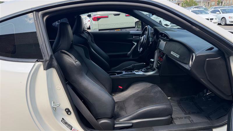 Used 2018 Toyota 86 RWD image 14