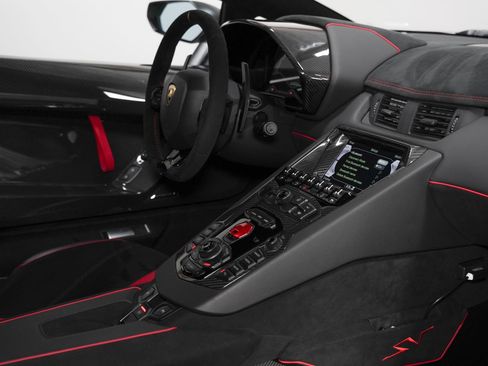 Used 2016 Lamborghini Aventador LP 750-4 Superveloce image 40