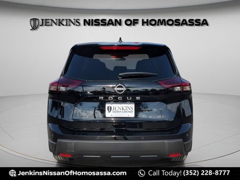 Certified 2025 Nissan Rogue S FWD image 5