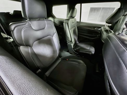 Used 2023 Jeep Grand Cherokee L Laredo AWD/4WD image 27