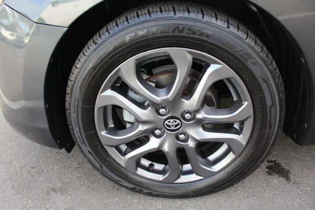 Used 2019 Toyota Yaris LE FWD image 8