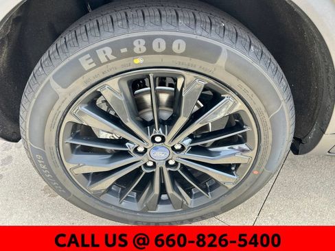Used 2021 Ford Escape SE w/ SE Sport Appearance Package AWD/4WD image 6