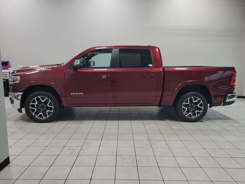 Used 2025 RAM 1500 Laramie AWD/4WD image 9