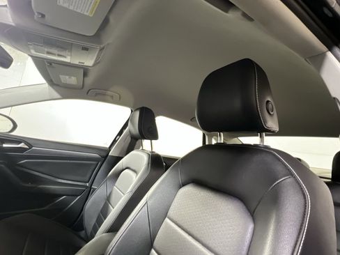 Used 2024 Volkswagen Jetta SE FWD image 22