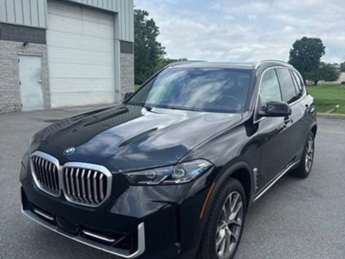 Used 2024 BMW X5 xDrive40i w/ Premium Package AWD/4WD image 4