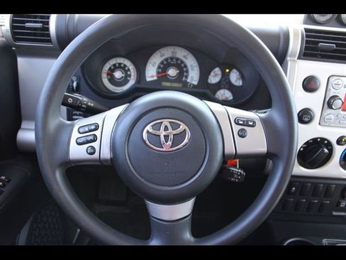 Used 2014 Toyota FJ Cruiser 4WD w/ Convenience Package image 24