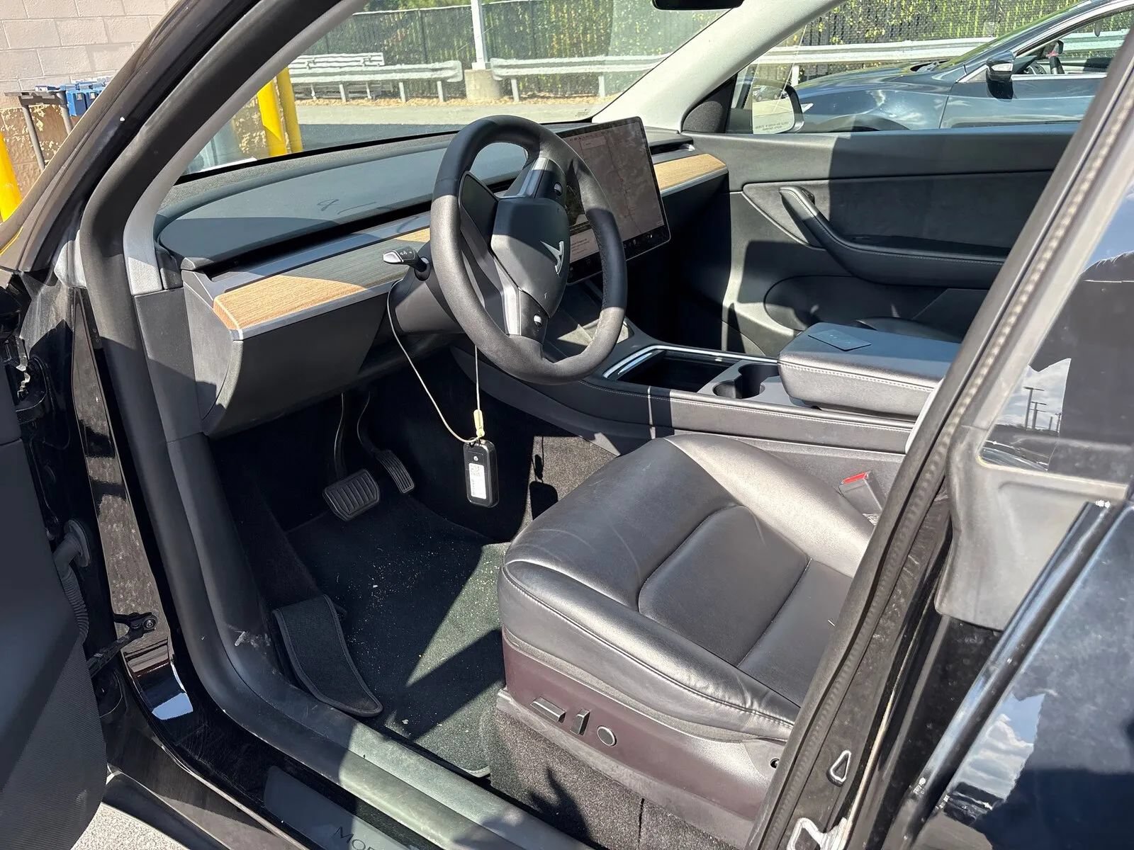 Used 2021 Tesla Model Y Long Range AWD/4WD image 4