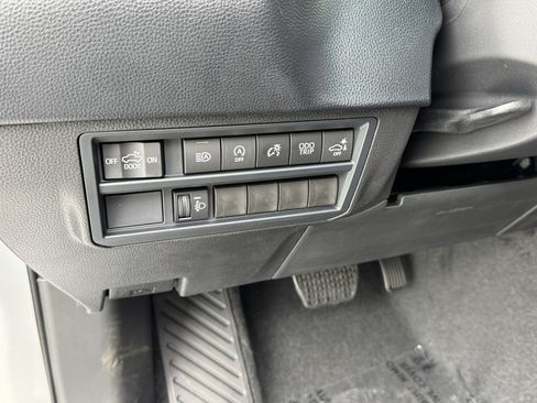 New 2026 Toyota Tundra SR5 w/ SR5 Convenience Package RWD image 17