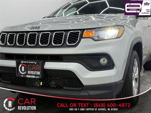 Used 2024 Jeep Compass Latitude AWD/4WD image 43