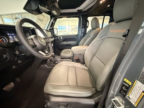 New 2026 Jeep Gladiator Mojave image 16