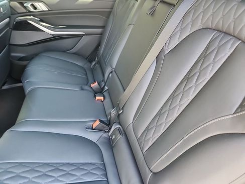 New 2025 BMW X7 M60i image 17
