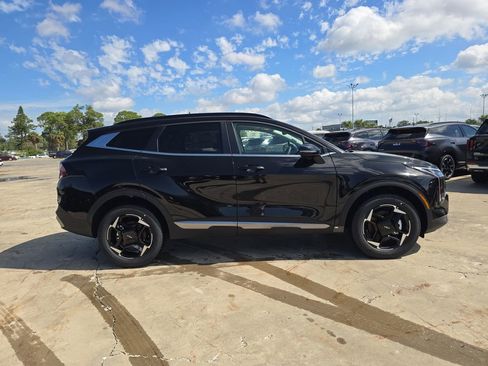New 2026 Kia Sportage EX w/ EX Panoramic Sunroof Package AWD/4WD image 9