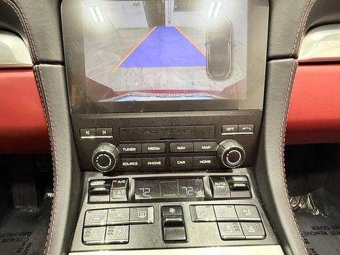 Used 2025 Porsche 718 Boxster RWD image 40