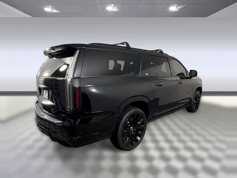 Used 2025 Cadillac Escalade ESV V AWD/4WD image 9