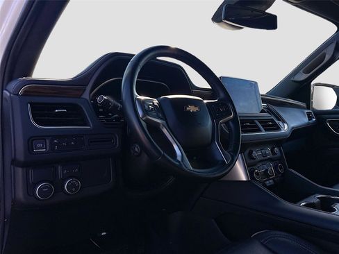 Used 2023 Chevrolet Suburban Premier image 10