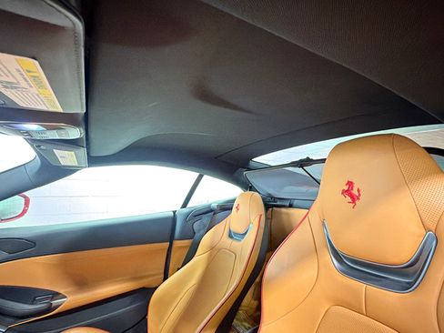 Used 2020 Ferrari Portofino RWD image 24