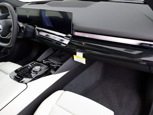 New 2026 BMW 530i xDrive w/ Premium Package image 20