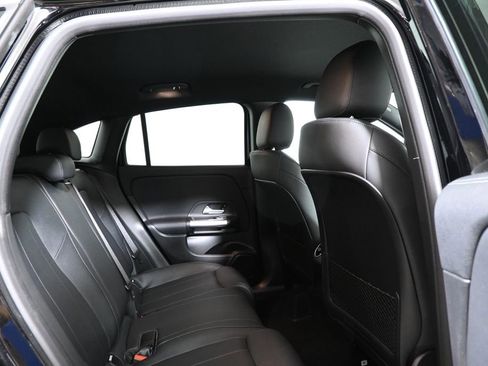 Used 2025 Mercedes-Benz GLA 250 4MATIC image 25