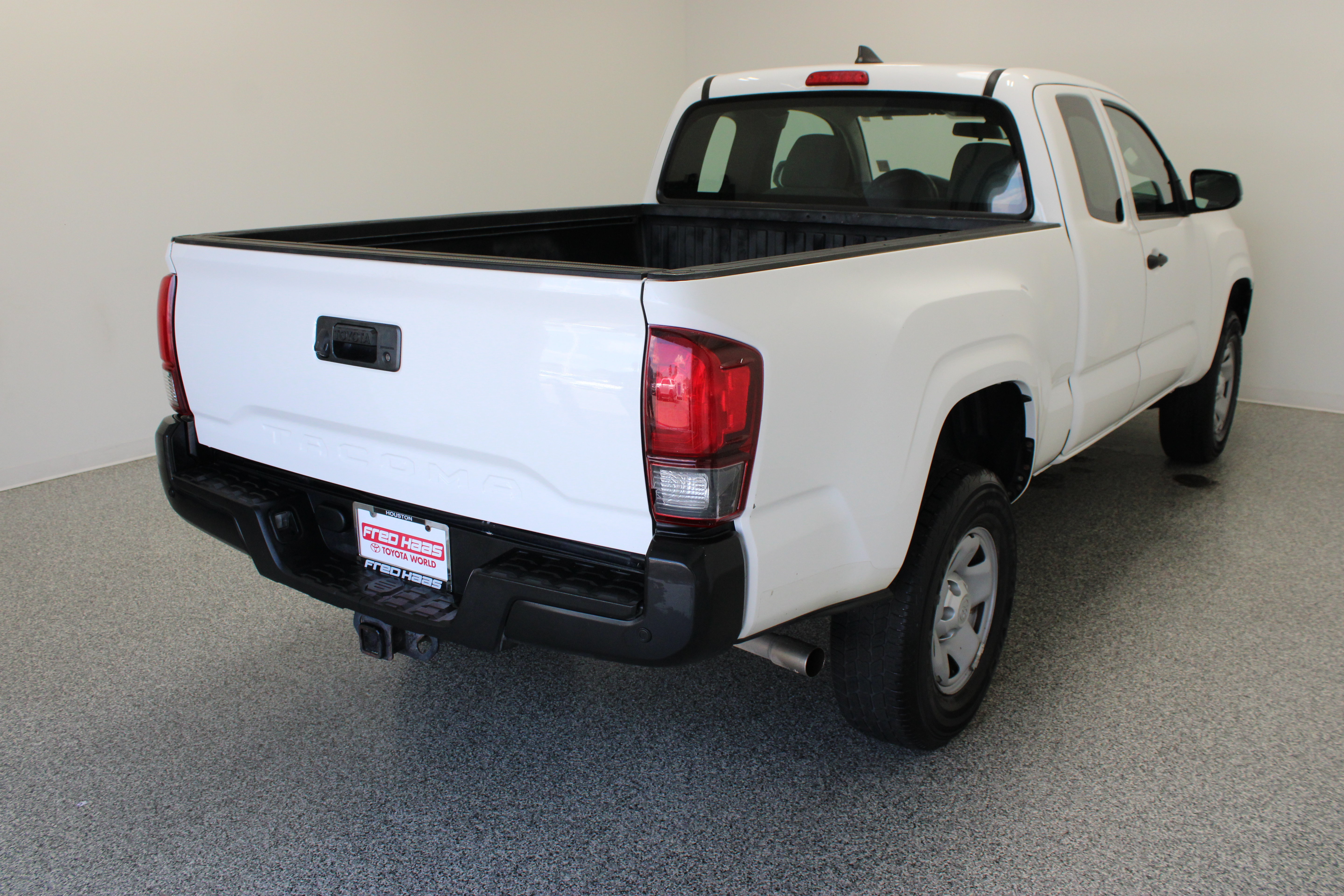 Used 2018 Toyota Tacoma SR RWD image 7