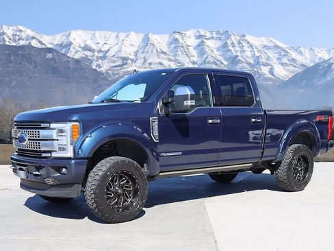 Used 2019 Ford F350 Platinum w/ Platinum Ultimate Package image 2
