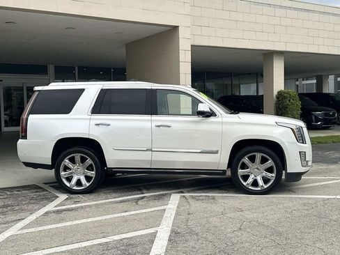 Used 2018 Cadillac Escalade Premium Luxury image 5