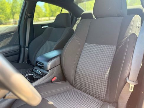 Used 2023 Dodge Charger SXT w/ Blacktop Package image 10