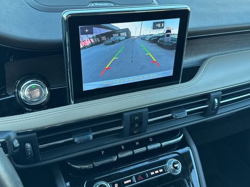 Used 2021 Lincoln Corsair Reserve image 12