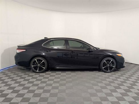 Used 2020 Toyota Camry XSE FWD image 4