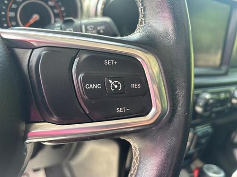 Used 2022 Jeep Wrangler Unlimited Sahara w/ Cold Weather Group AWD/4WD image 19