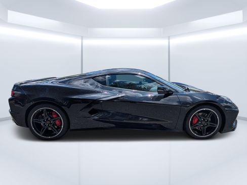 Used 2024 Chevrolet Corvette Stingray Coupe w/ 1LT RWD image 2