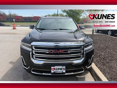 Used 2023 GMC Acadia SLT w/ Preferred Package AWD/4WD image 3