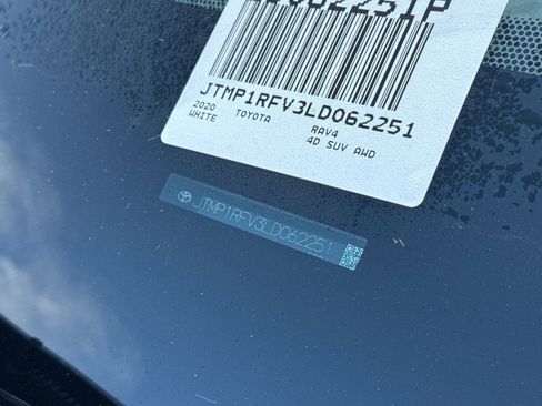 Used 2020 Toyota RAV4 XLE w/ XLE Grade Weather Package AWD/4WD image 9