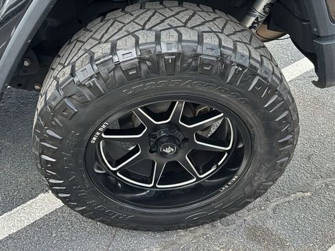 Used 2020 Jeep Wrangler Unlimited Sahara AWD/4WD image 9