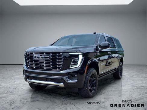 Used 2025 GMC Yukon XL Denali Ultimate AWD/4WD image 4