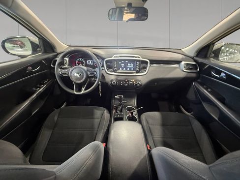 Used 2018 Kia Sorento AWD image 12