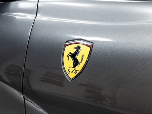 Used 2020 Ferrari 812 Superfast RWD image 50