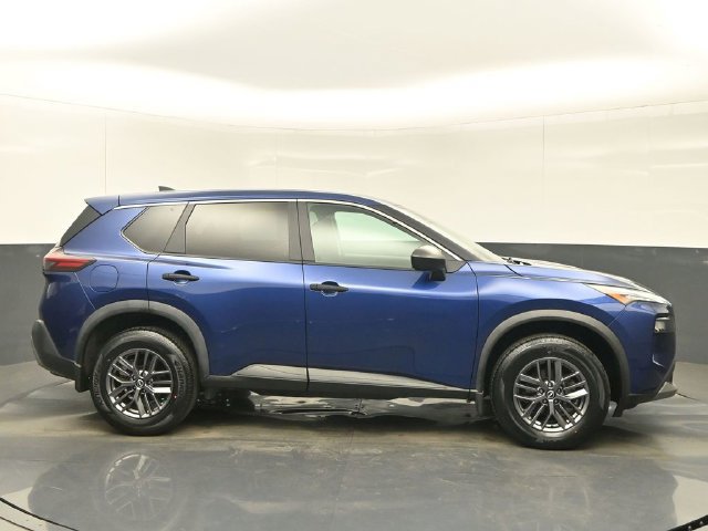 Used 2023 Nissan Rogue S AWD/4WD image 7